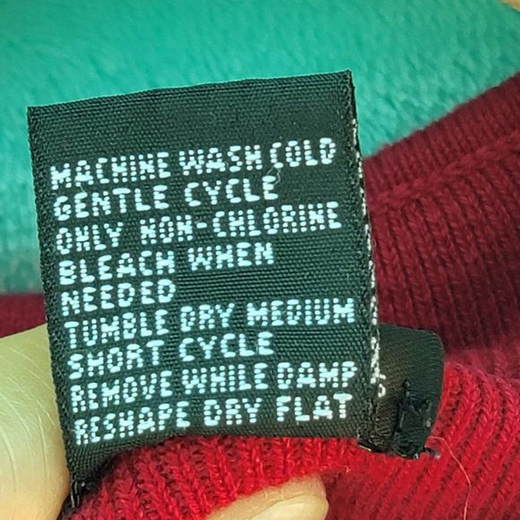 Gorgeous vintage I.N.C. red mock turtleneck size medium - Picture 6 of 8